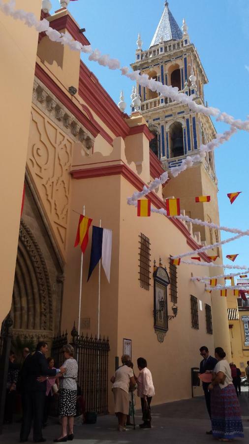 Espacio Amalia Triana Seville Luaran gambar